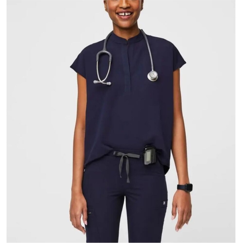 Figs XXS Rafaela Oversized scrub top